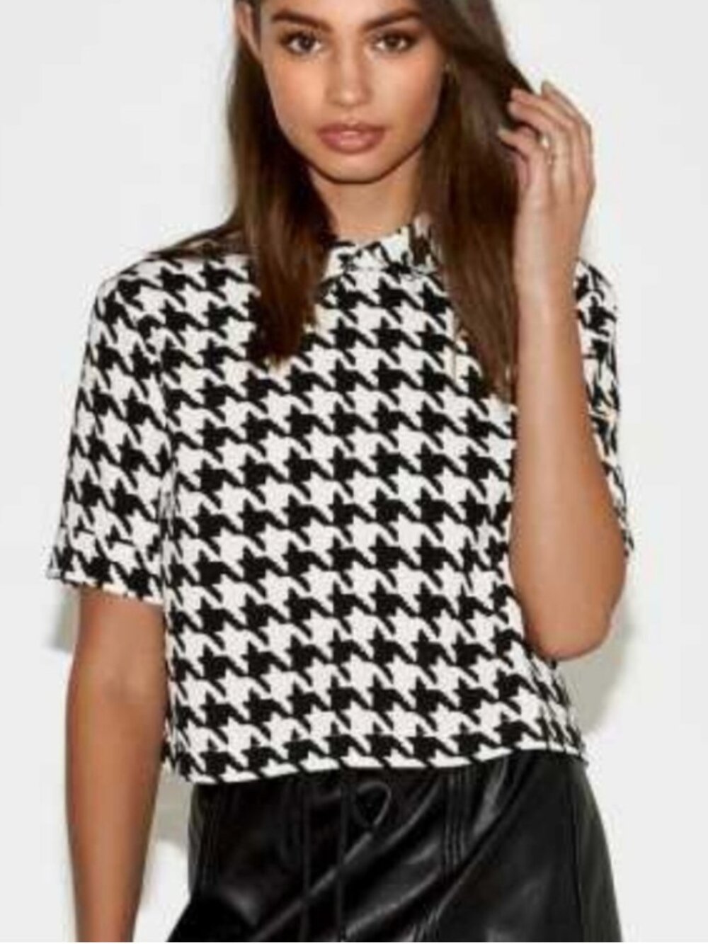 KENDALL & KYLIE Houndstooth Print
Top